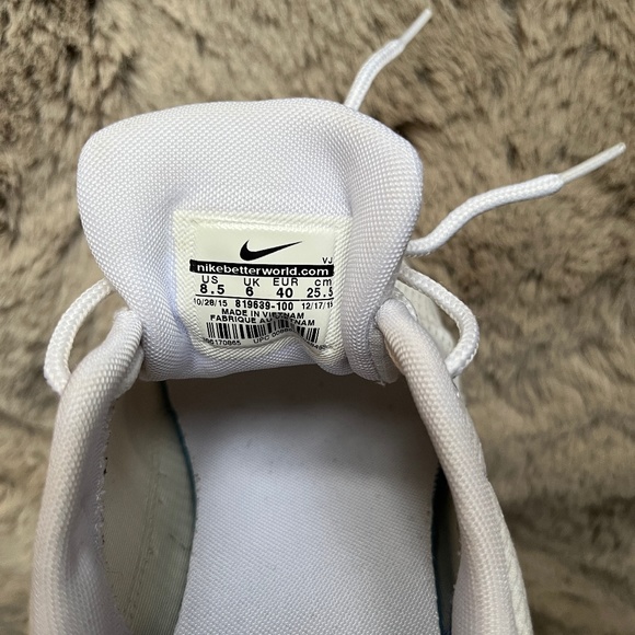 Nike Air Max Thea Casual Sportswear Shoe White Metallic Womens Size 8.5 - Picture 12 of 12